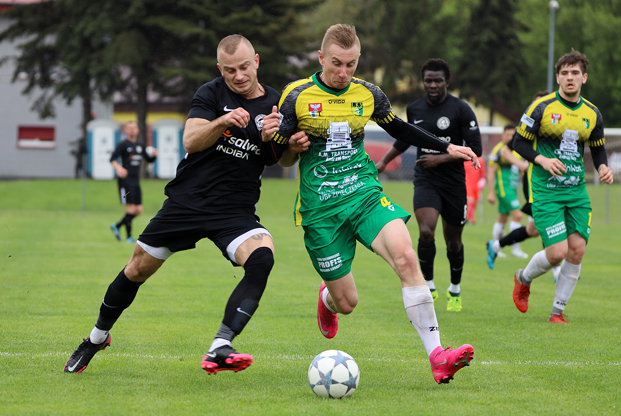 Zabójcza końcówka! Tęcza Błędów – Podlesianka 1-4